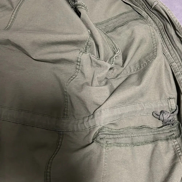 Abercrombie and Fitch || Women’s Forest Green Utility Jackets With 4 pockets  S - Picture 8 of 8